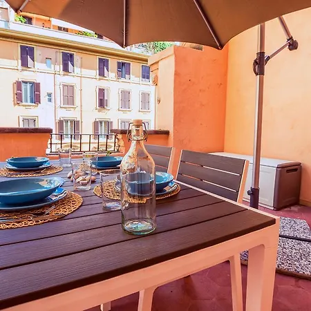 Daire Romantic Flat With Terrace