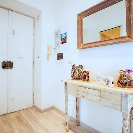 Daire Romantic Flat With Terrace Roma