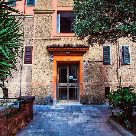 Romantic Flat With Terrace Daire Roma